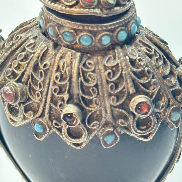 Antique Tibetan Horn Snuff Bottle with Semi-precious Stone Inlays — GUC - Picture 8 of 9